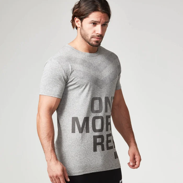 Camiseta Performance Slogan Myprotein para Hombre - Gris