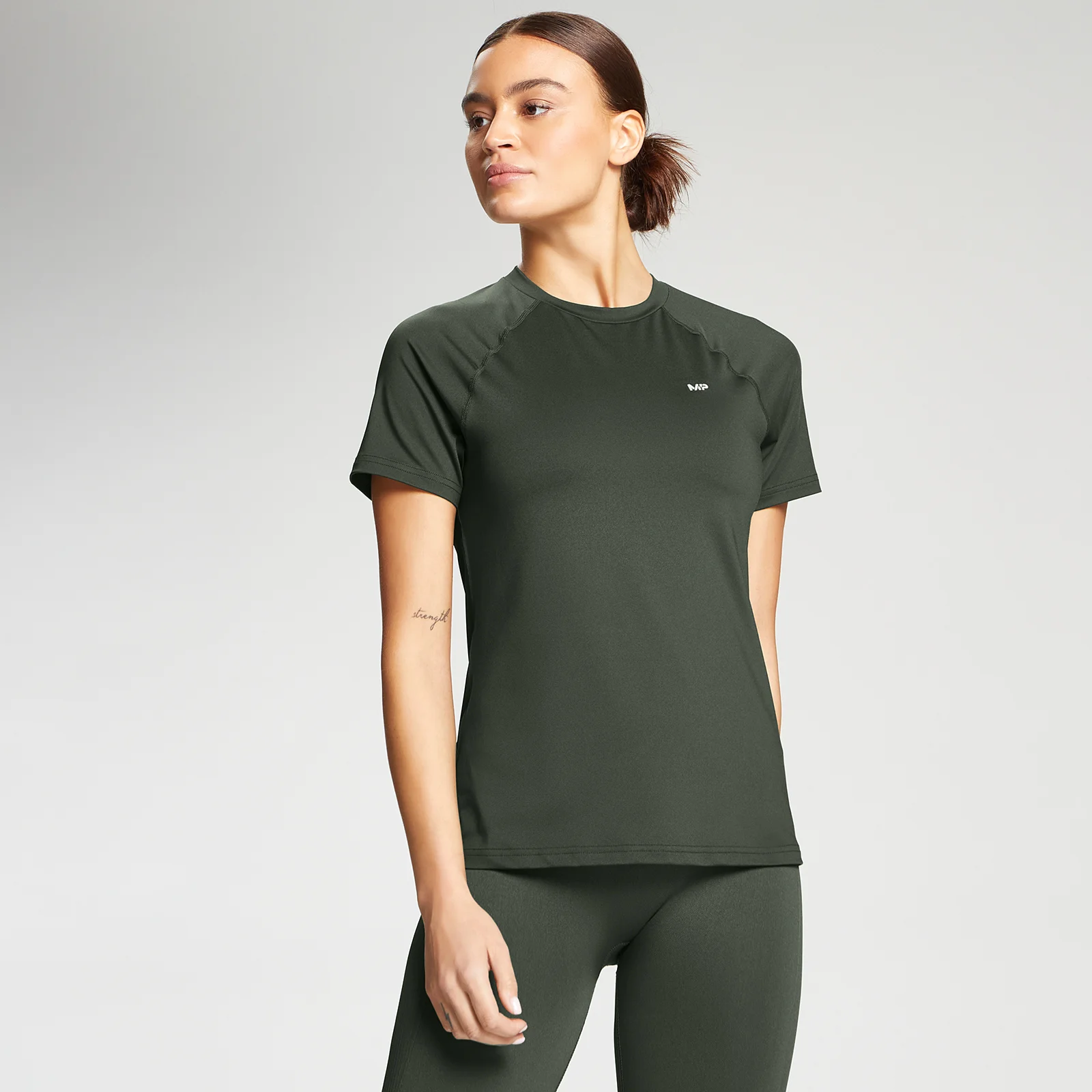 Camiseta de entrenamiento de corte ajustado Essentials para mujer de MP - Verde oscuro - XXS Imagen 1