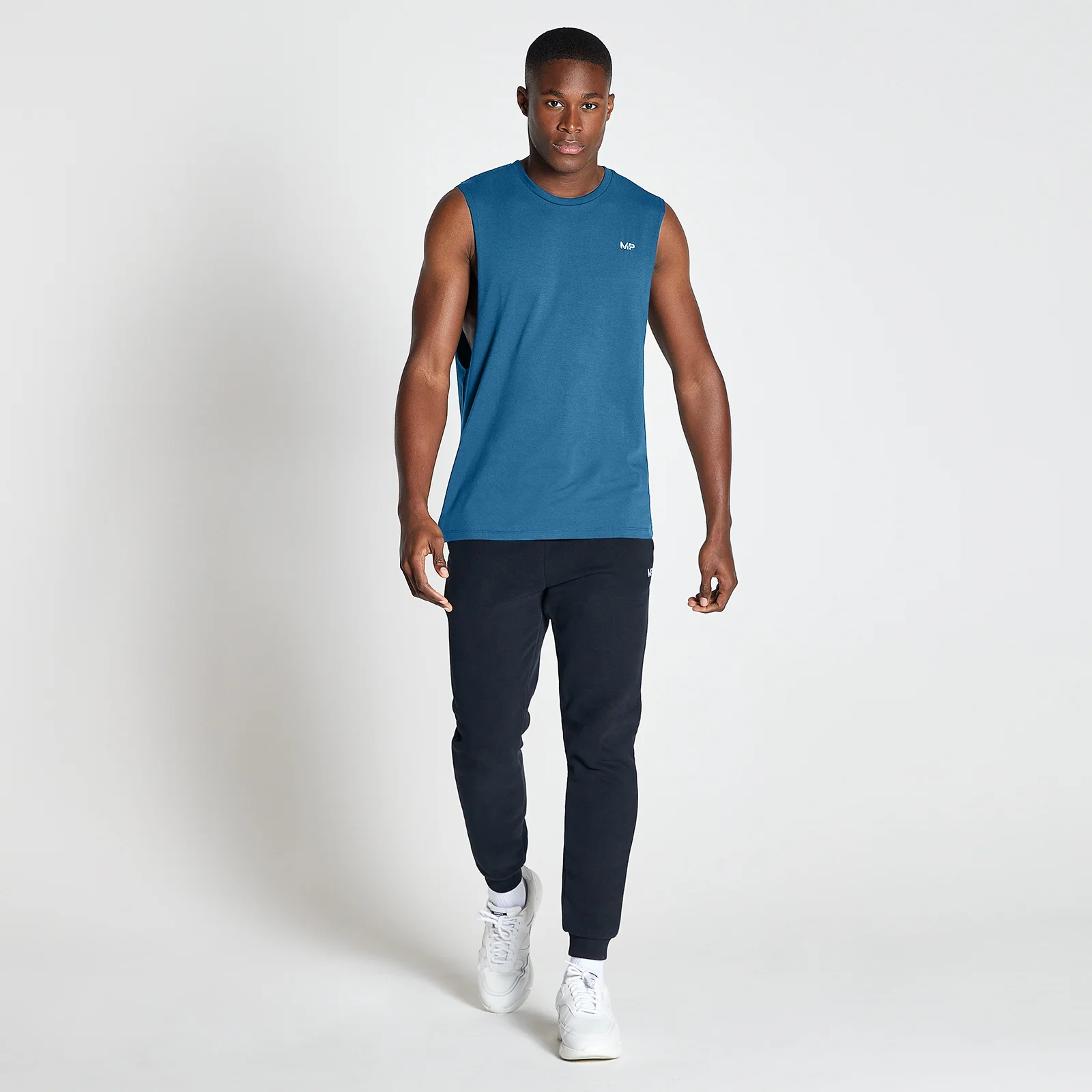 Camiseta de tirantes con sisas caídas y Drirelease Essentials para hombre de MP - Azul oscuro - XS Imagen 1