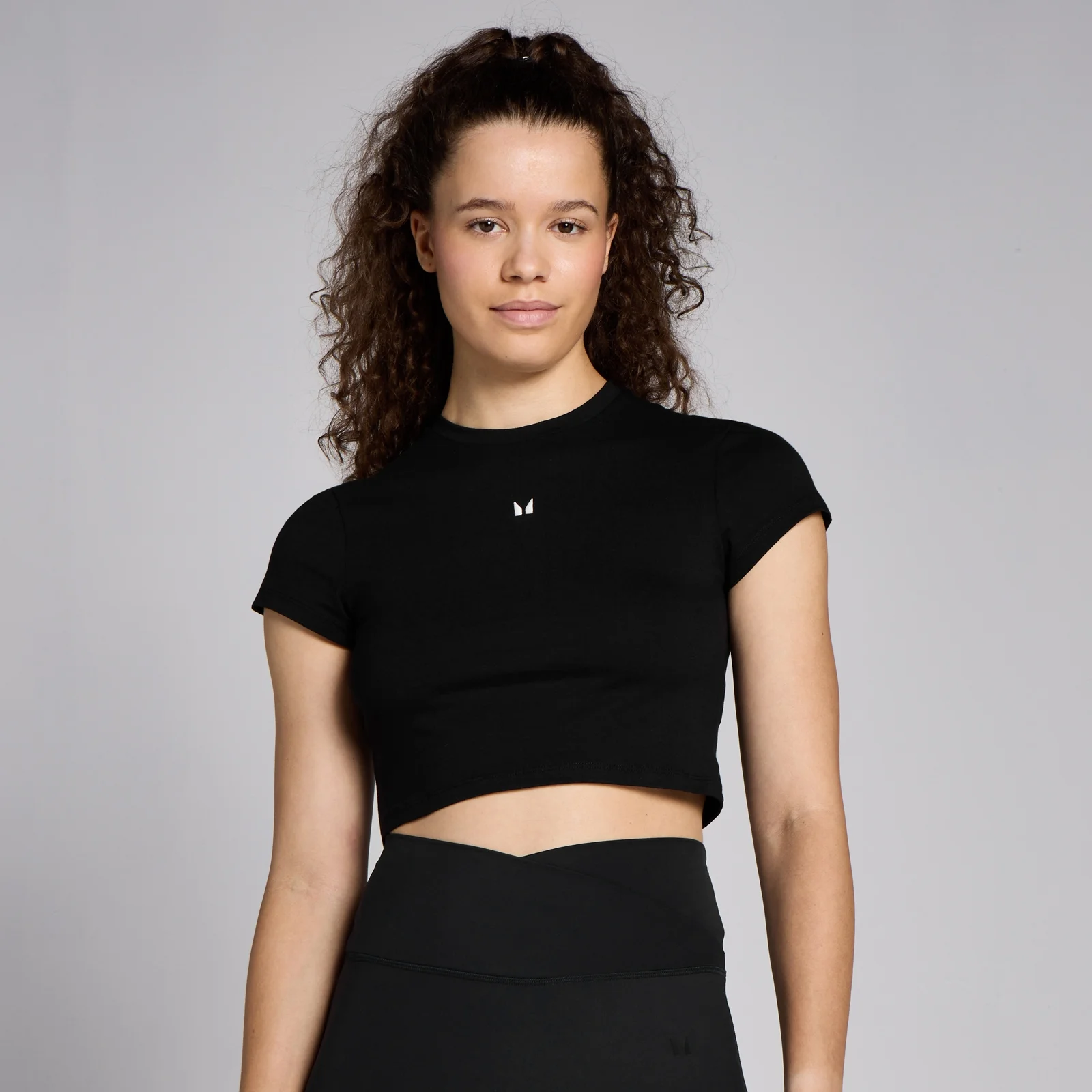 Camiseta corta de manga corta de corte ajustado Basics para mujer de MP - Negro - XL Imagen 1