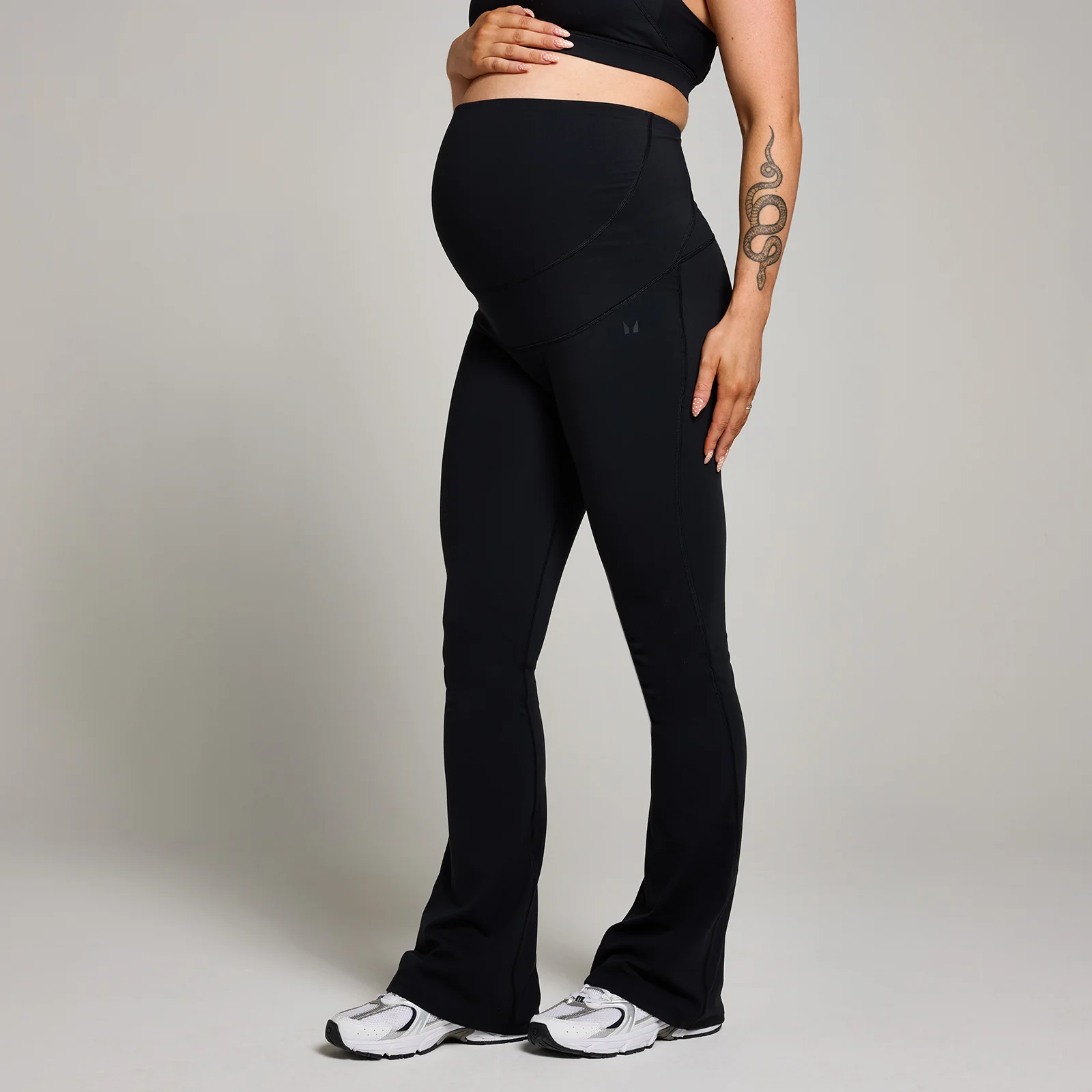 Mallas premamá acampanadas con ajuste sobre la barriga para mujer de MP - Negro - M Imagen 1