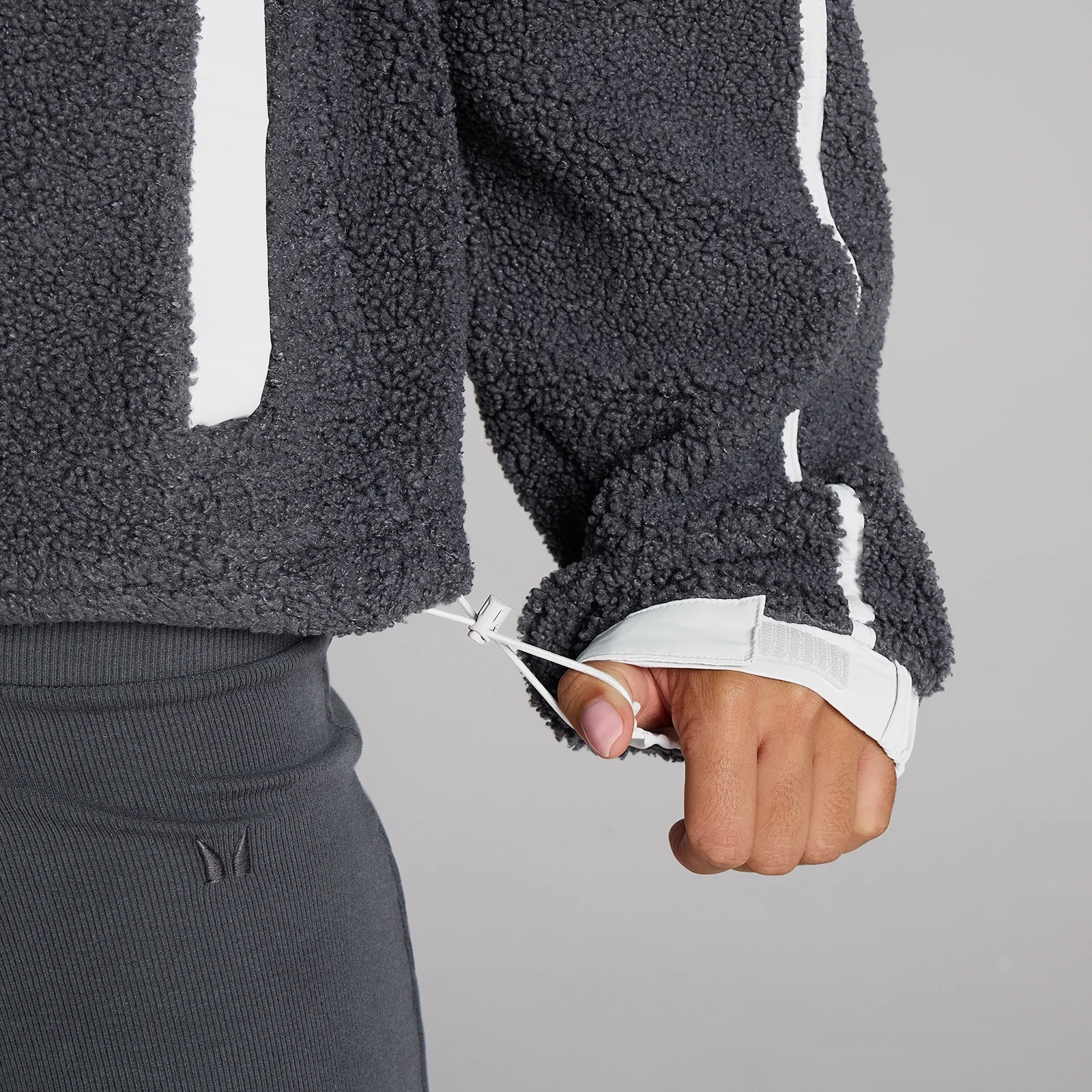 Chaqueta con cremallera y ribete de felpa para mujer de MP - Robust Grey - XS Imagen 4