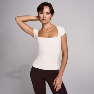 Camiseta de manga corta con cuello cuadrado SculptForm para mujer de MP - Perla - Size S