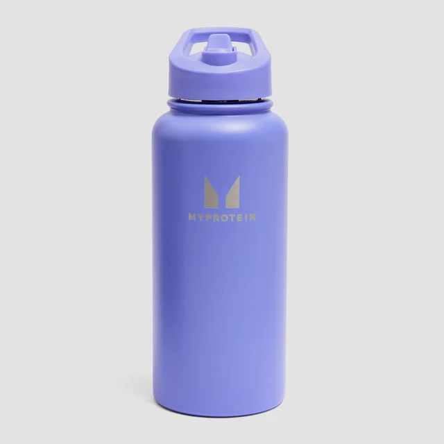 Botella de metal reciclado con pajita abatible de Myprotein 1 L - Índigo intenso