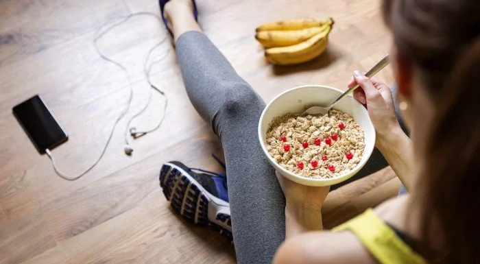 8 alimentos veganos pre-entrenamiento con respaldo científico
